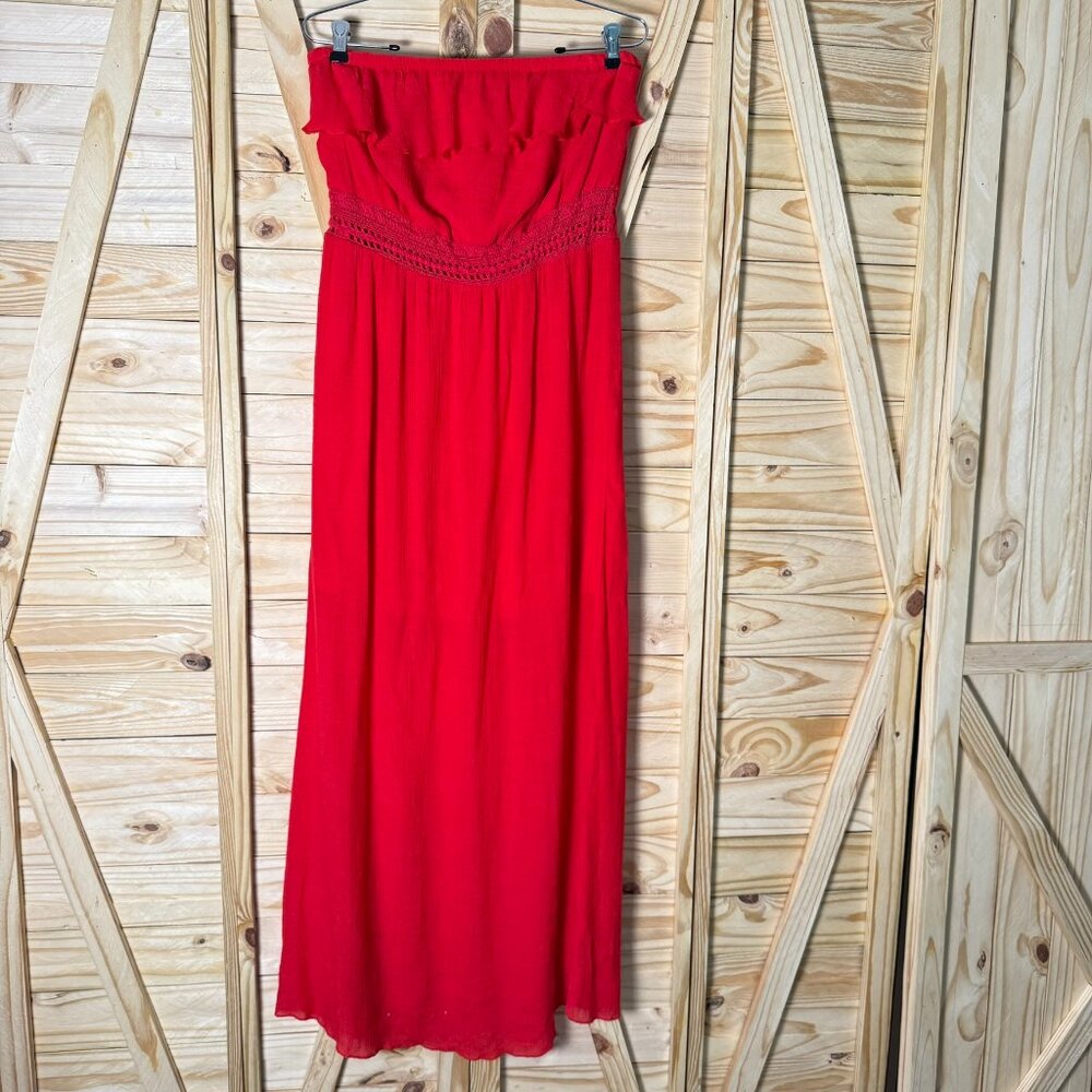 Extra Large, Red, Strapless Dress.